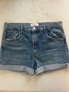 Reformation Jean Shorts in Malta Wash